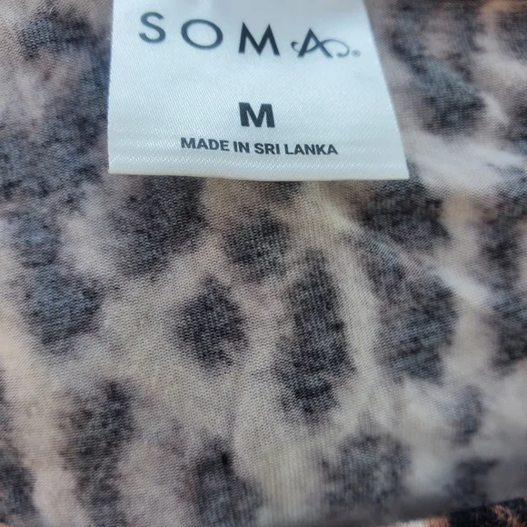 Soma Soft Lux Leopard Print Top Women's Size Medium EUC - Picture 4 of 4